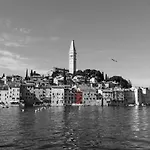 Luxury Seafront Palazzo Ferienhaus *