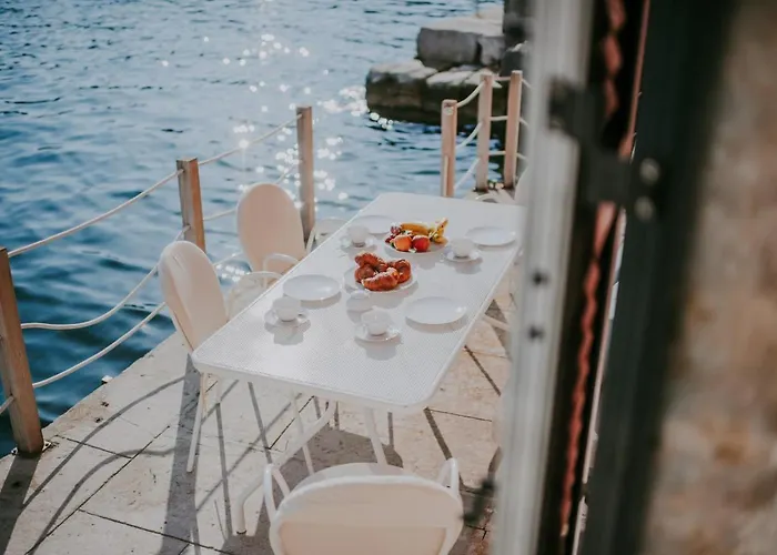 Feriehus Luxury Seafront Palazzo